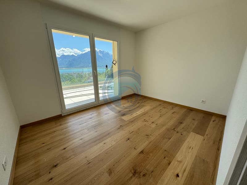 NEUWERTIGES 4,5-ZIMMER-WOHNUNG MIT PANORAMABLICK AUF DEN SEE (6)