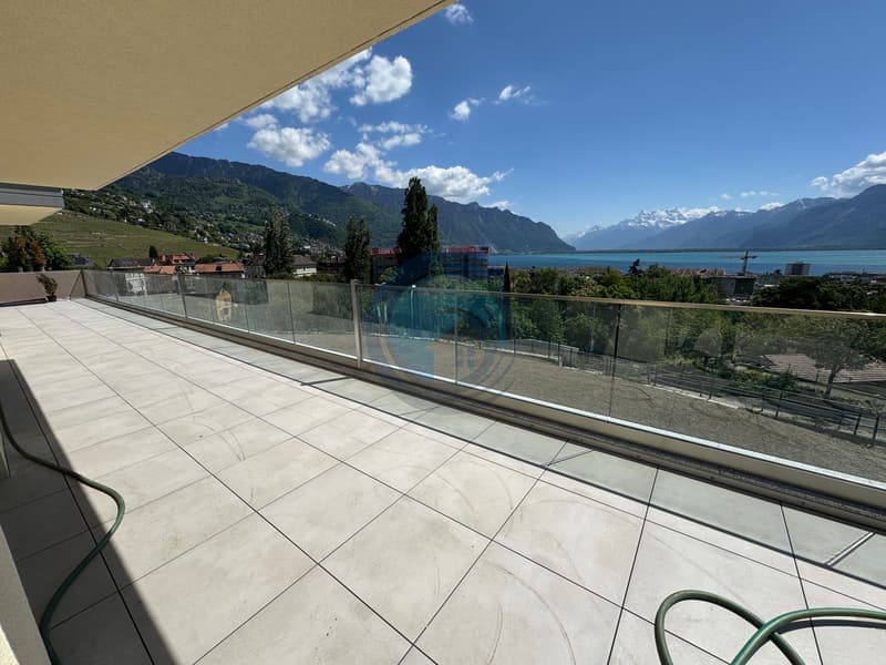 NEUWERTIGES 4,5-ZIMMER-WOHNUNG MIT PANORAMABLICK AUF DEN SEE (12)