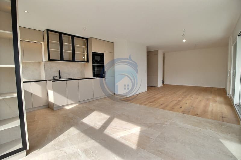 NEUES 4,5-ZIMMER-WOHNUNG MIT PANORAMABLICK AUF DEN SEE (2)