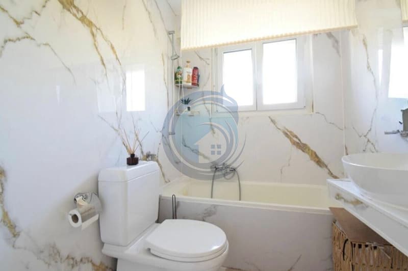 Beautiful individual villa with large garden and open view (8)