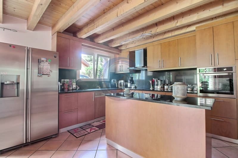 CHARMANTE MAISON MITOYENNE DE 7.5 PIÈCES (8)