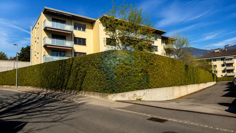 Beautiful 3-room corner apartment with balcony near the lake (10)