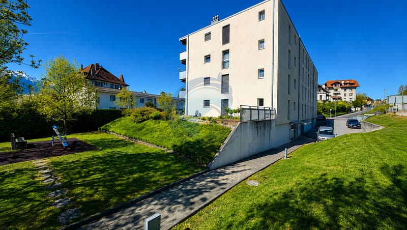 Beautiful 3-room corner apartment with balcony near the lake (11)
