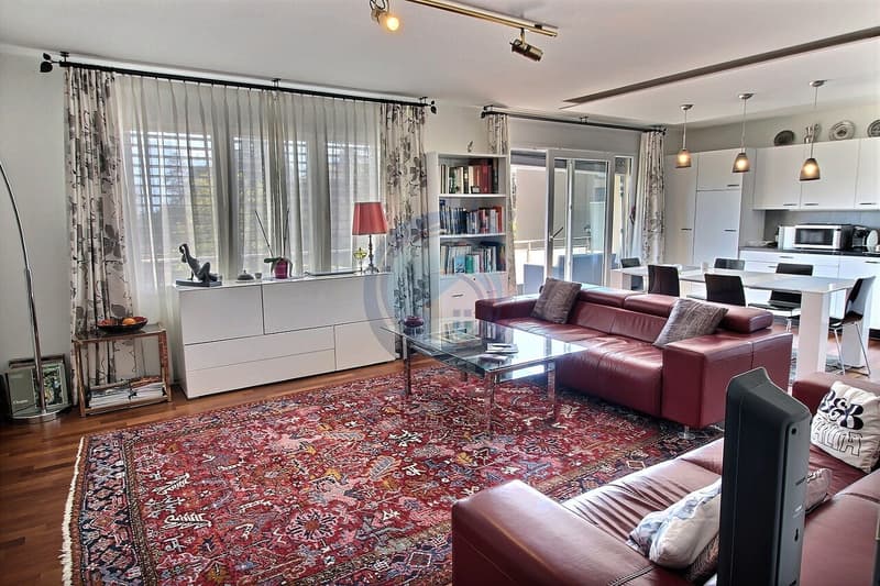 Beautiful 3-room corner apartment with balcony near the lake (2)