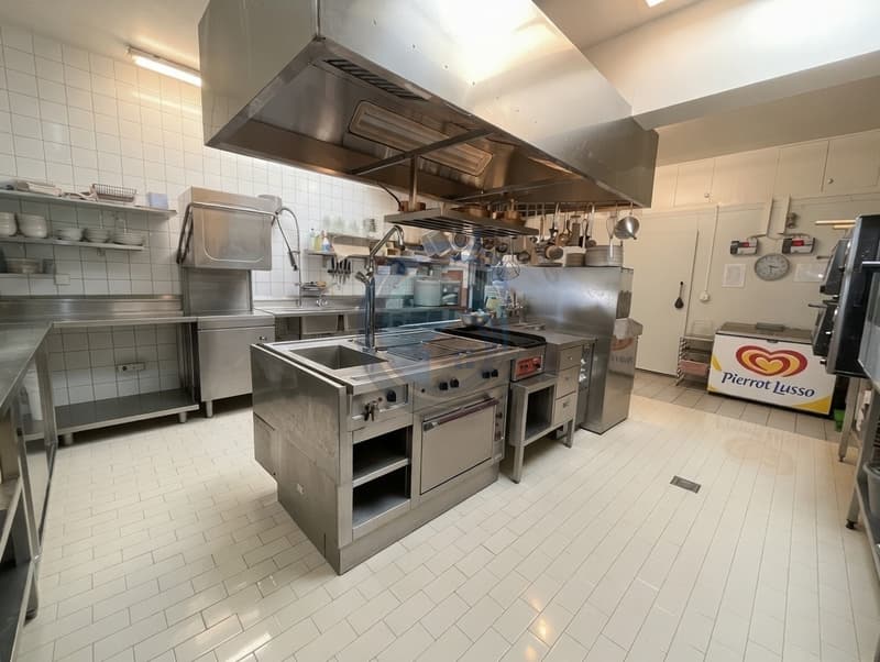 CHANCE ZU GREIFEN: GEWERBLICHES LOKAL/RESTAURANT ZU VERMIETEN IN ST-LÉGIER (9)
