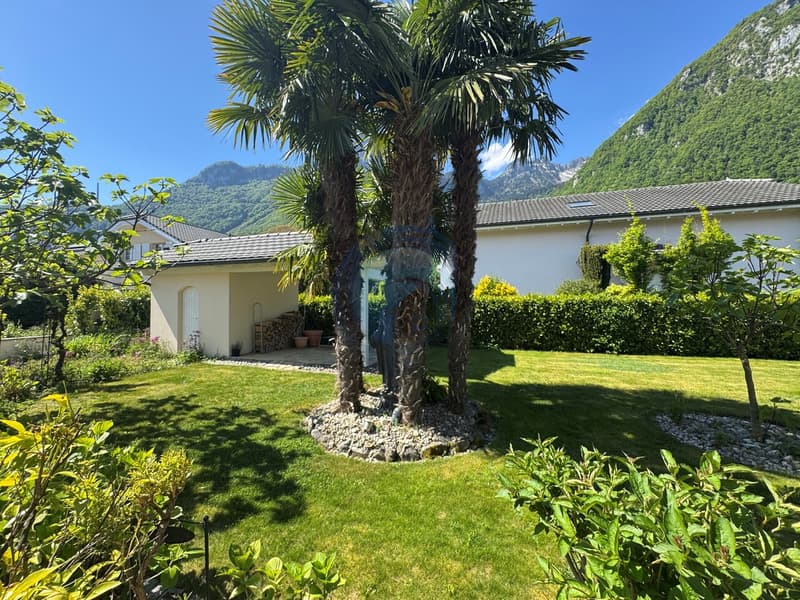 CHARMANTE VILLA INDIVIDUELLE 6,5 PCES AVEC PISCINE ET GRAND TERRAIN (5)
