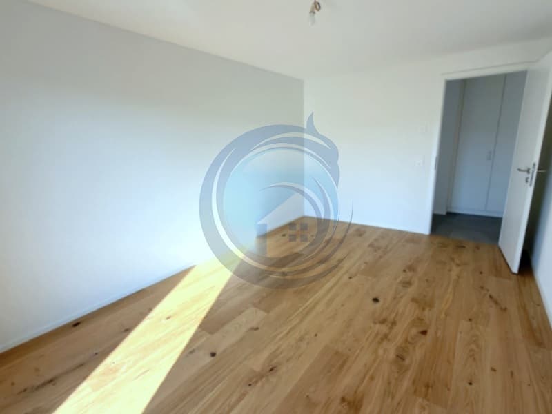 Bello appartamento nuovo di 3.5 locali con balcone (7)