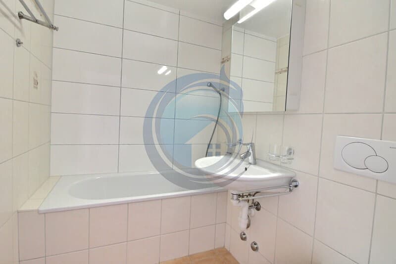 Bello appartamento traversante di 3,5 locali con bel balcone (9)