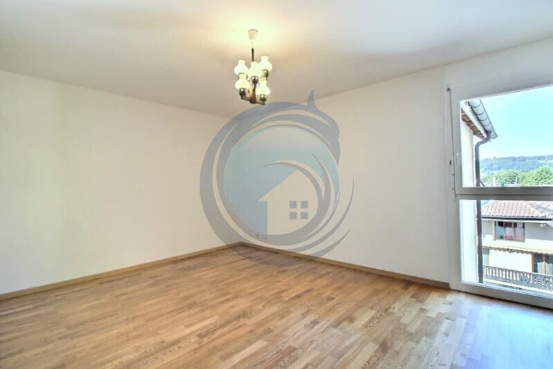 Bello appartamento traversante di 3,5 locali con bel balcone (7)