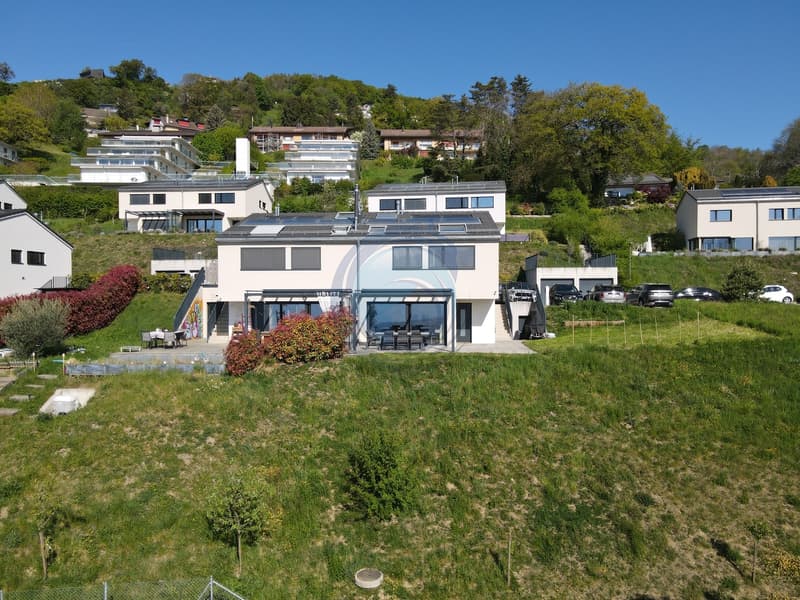 JOLIE VILLA JUMELLE DE 5.5 PIECES AVEC VUE SUR LE LAC (1)
