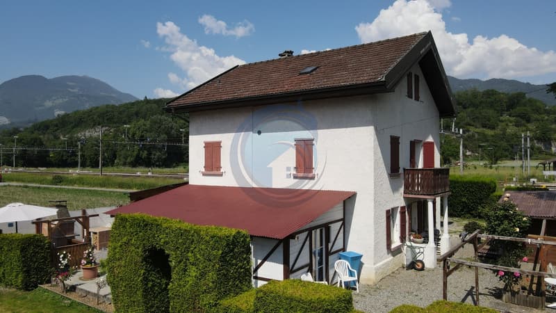 RAVISSANTE MAISON INDIVIDUELLE AVEC CACHET (10)