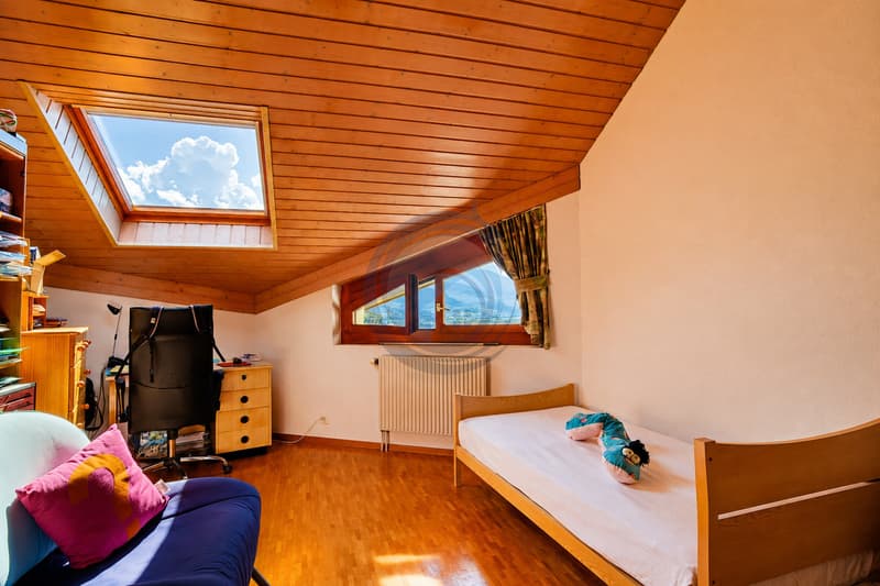 JOLIE VILLA CONTIGUË DE 6.5 PIÈCES AVEC VUE SUR LE LAC (12)
