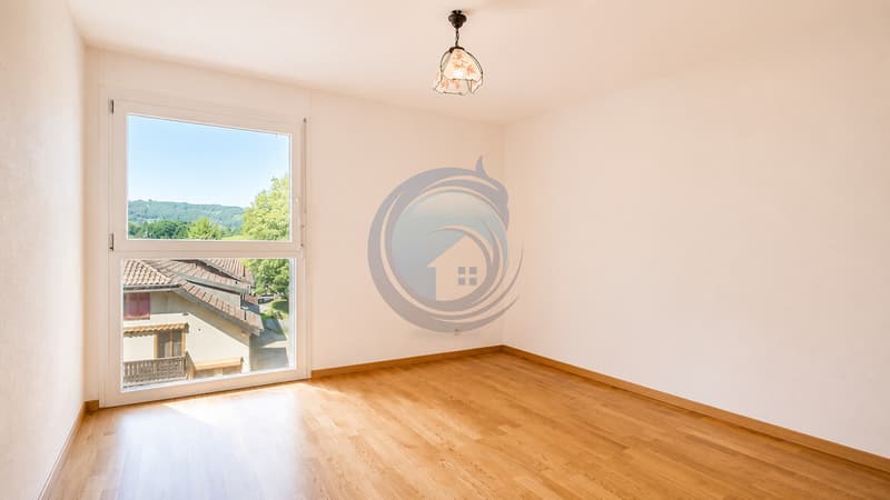 Schönes durchgehendes 3,5-Zimmer-Apartment mit schönem Balkon (11)