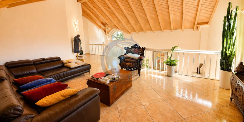 CHARMANTE VILLA INDIVIDUELLE DE 6,5 PIÈCES AVEC CACHET ET PISCINE (12)