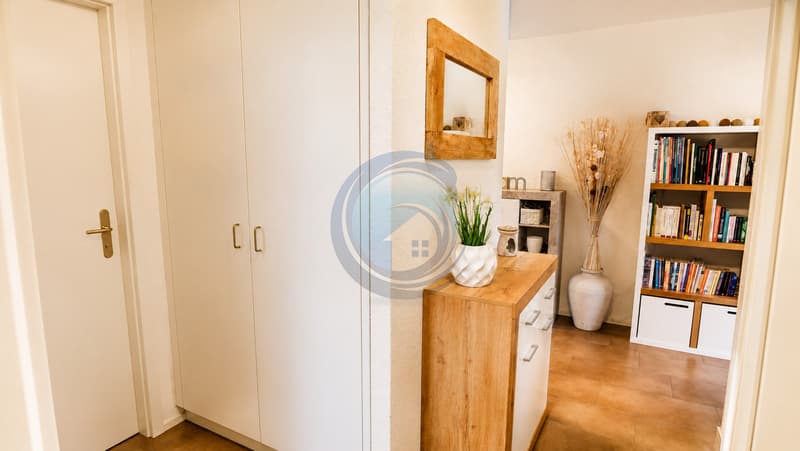 Schönes Apartment mit 3,5 Zimmern und großem Balkon (13)