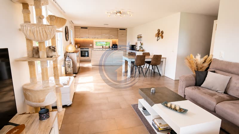 Schönes Apartment mit 3,5 Zimmern und großem Balkon (5)