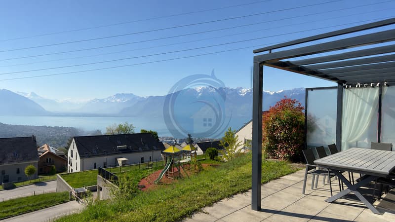 JOLIE VILLA JUMELLE DE 5.5 PIECES AVEC VUE SUR LE LAC (2)
