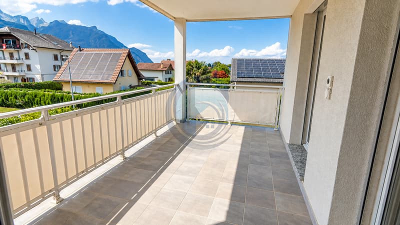 SUPERBE DUPLEX D'ANGLE 4,5 PCES - TERRASSE, BALCON ET JARDIN PRIVATIF (12)