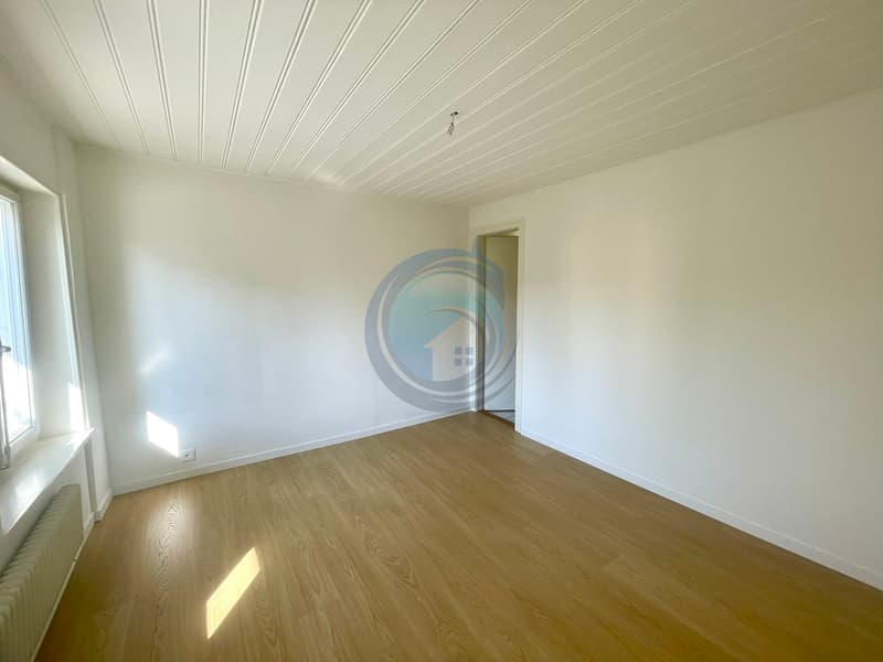 BEL APPARTEMENT DE 2,5 PIÈCES AU COEUR DE PORSEL (7)
