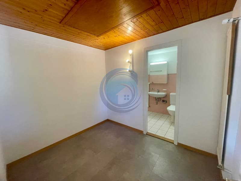 BEL APPARTEMENT DE 2,5 PIÈCES AU COEUR DE PORSEL (11)