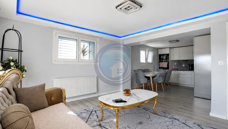 Schöne renovierte Villa mit großem Grundstück und freier Sicht (4)