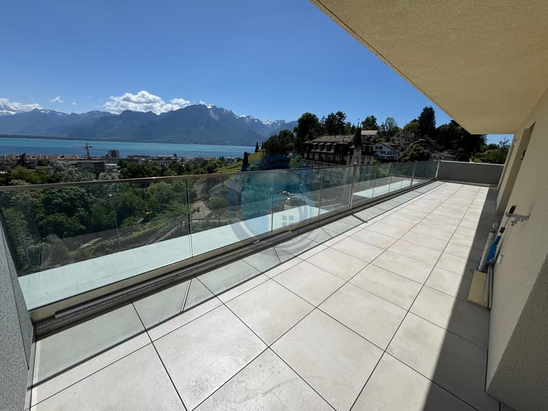 Wohnung mit 2,5 Zimmern im Dachgeschoss mit Panoramablick auf den See (9)