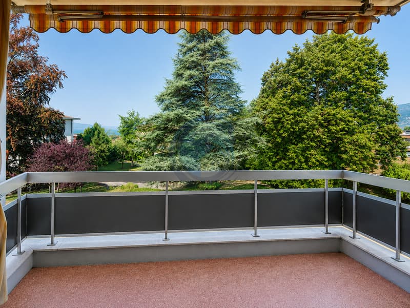 BEL APPARTEMENT D'ANGLE DE 4.5 PCES AVEC BALCON (1)
