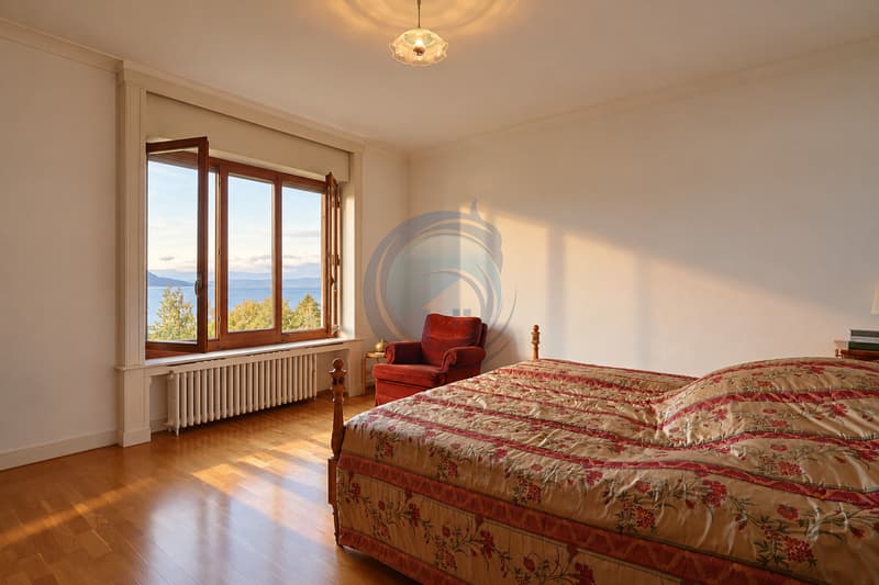 SPACIEUX APPARTEMENT DE 4,5 PIÈCES AVEC VUE PANORAMIQUE SUR LE LAC (6)