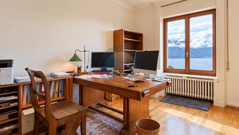SPACIEUX APPARTEMENT DE 4,5 PIÈCES AVEC VUE PANORAMIQUE SUR LE LAC (7)