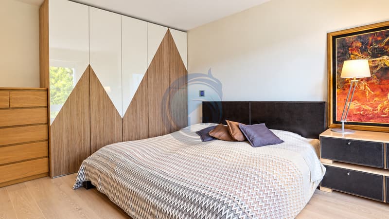 MAGNIFIQUE APPARTEMENT DE STANDING DE 4,5 PIÈCES AVEC VUE SUR LE LAC (13)