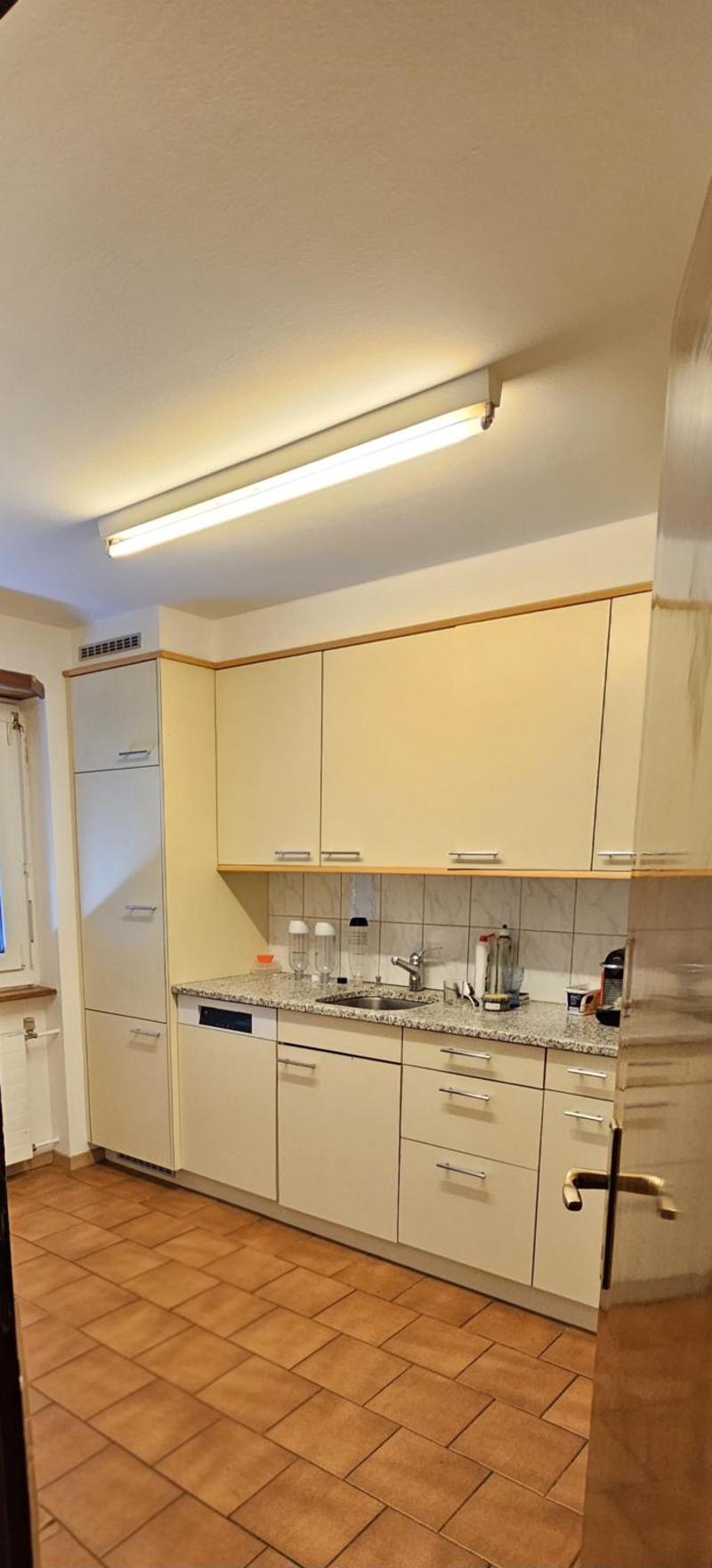 À louer, VS - appartement spacieux de 5,5 pièces avec boîte de garage (4)