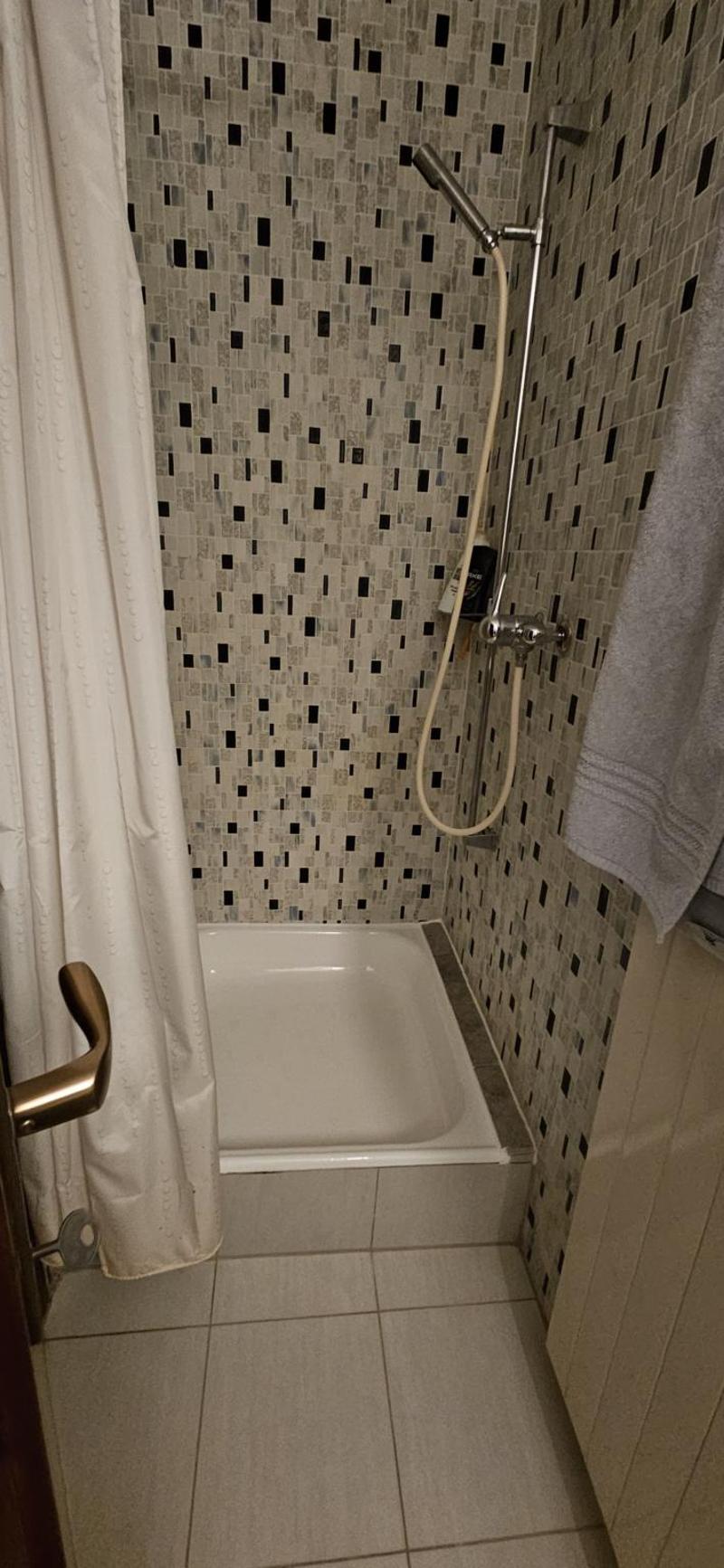 À louer, VS - appartement spacieux de 5,5 pièces avec boîte de garage (12)
