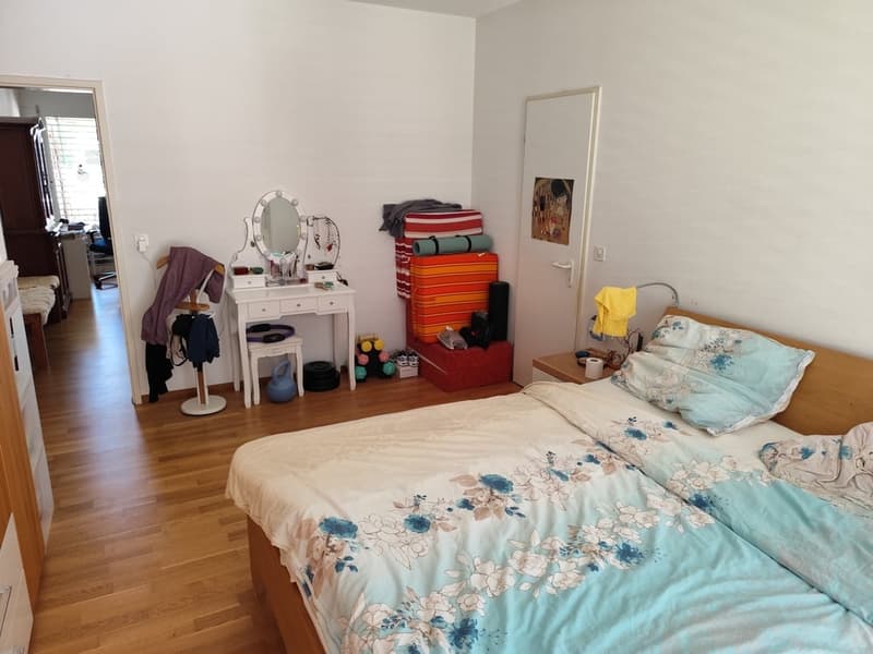 Appartamento luminoso 4.5 locali con balcone e vista panoramica a Köniz (8)