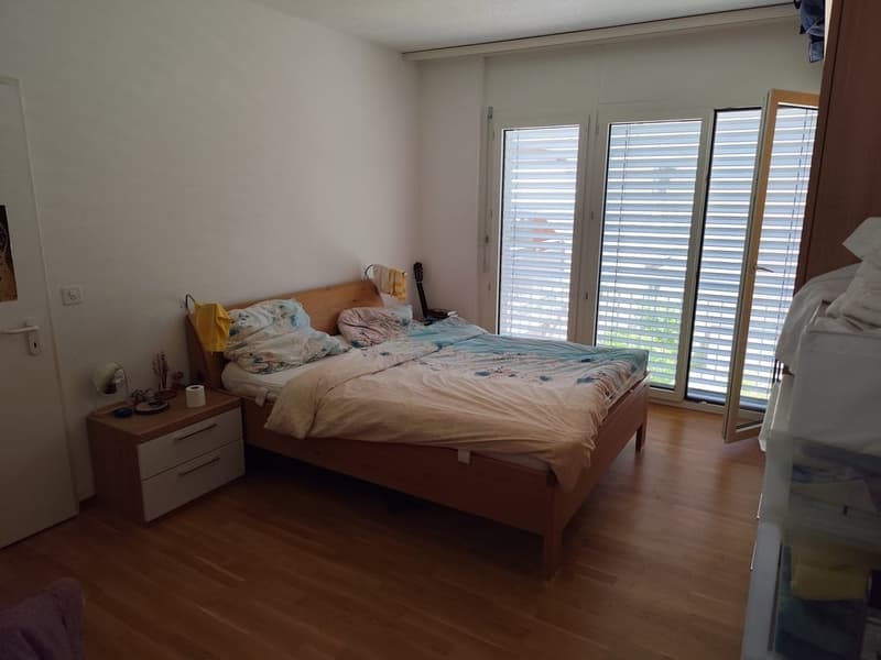 Appartamento luminoso 4.5 locali con balcone e vista panoramica a Köniz (7)