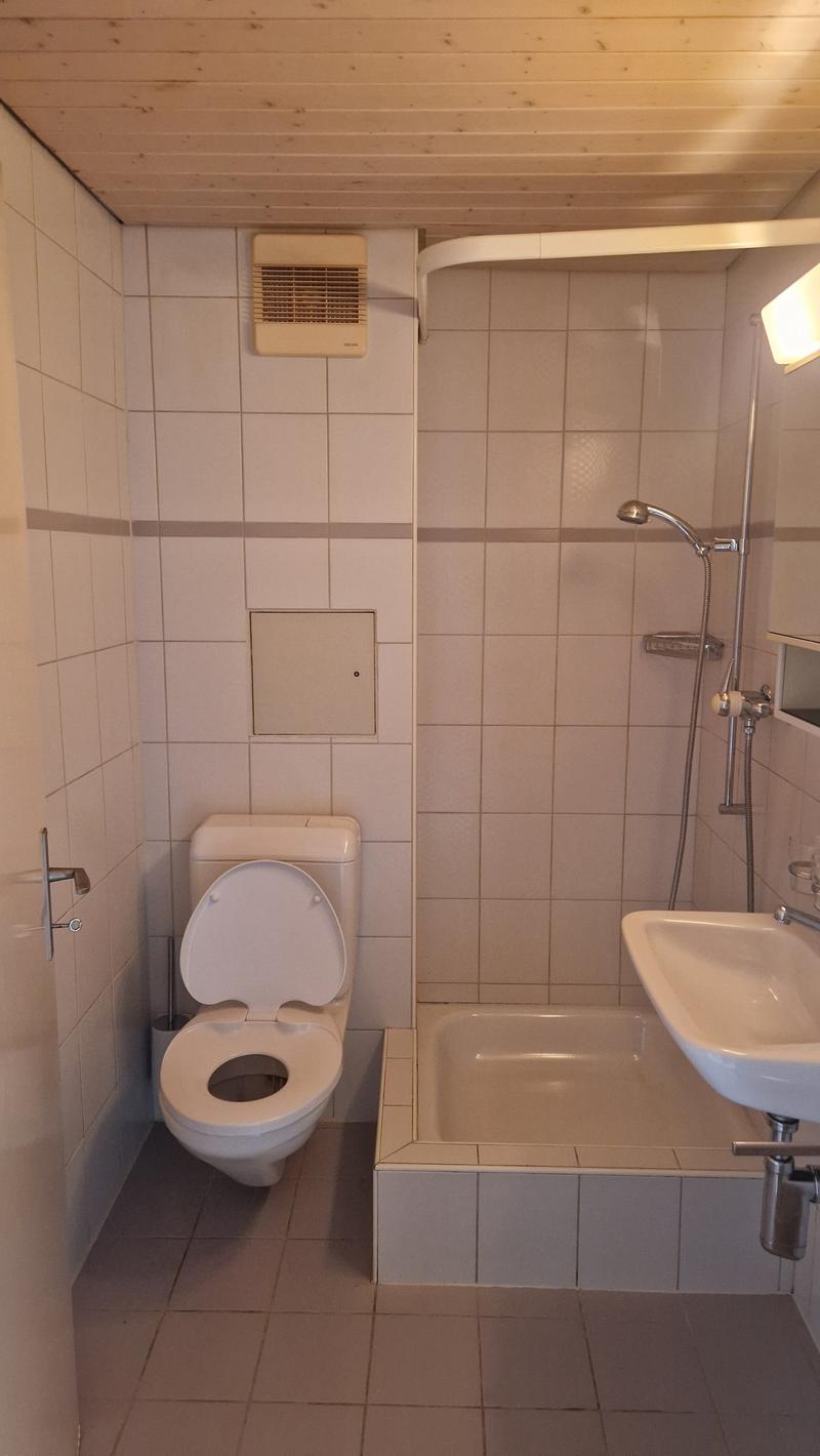Badezimmer mit Dusche