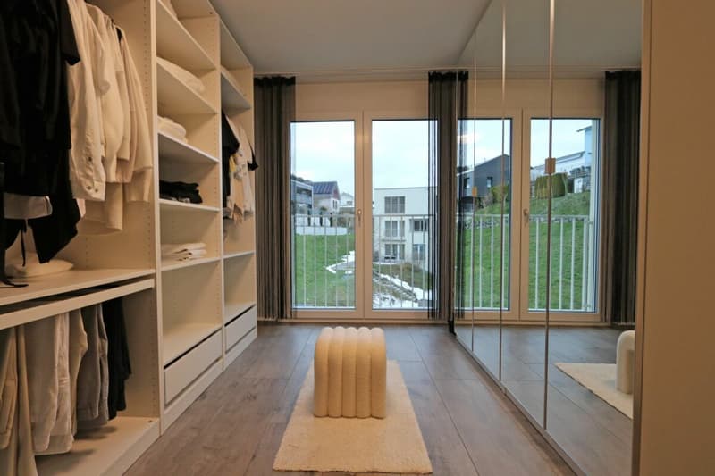 Appartement spacieux 4.5 pièces avec vitrage de balcon (6)