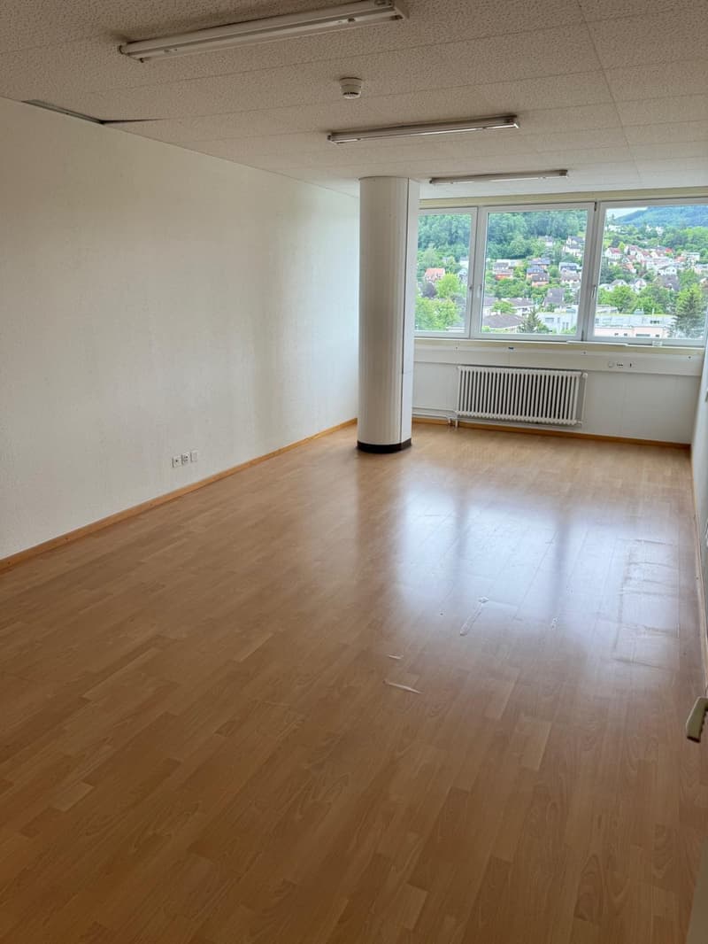 Spazio ufficio/commerciale moderno in affitto a Muttenz - 400m² (Farnsburgerstrasse 8) (4)