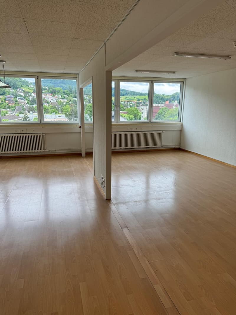 Spazio ufficio/commerciale moderno in affitto a Muttenz - 400m² (Farnsburgerstrasse 8) (2)