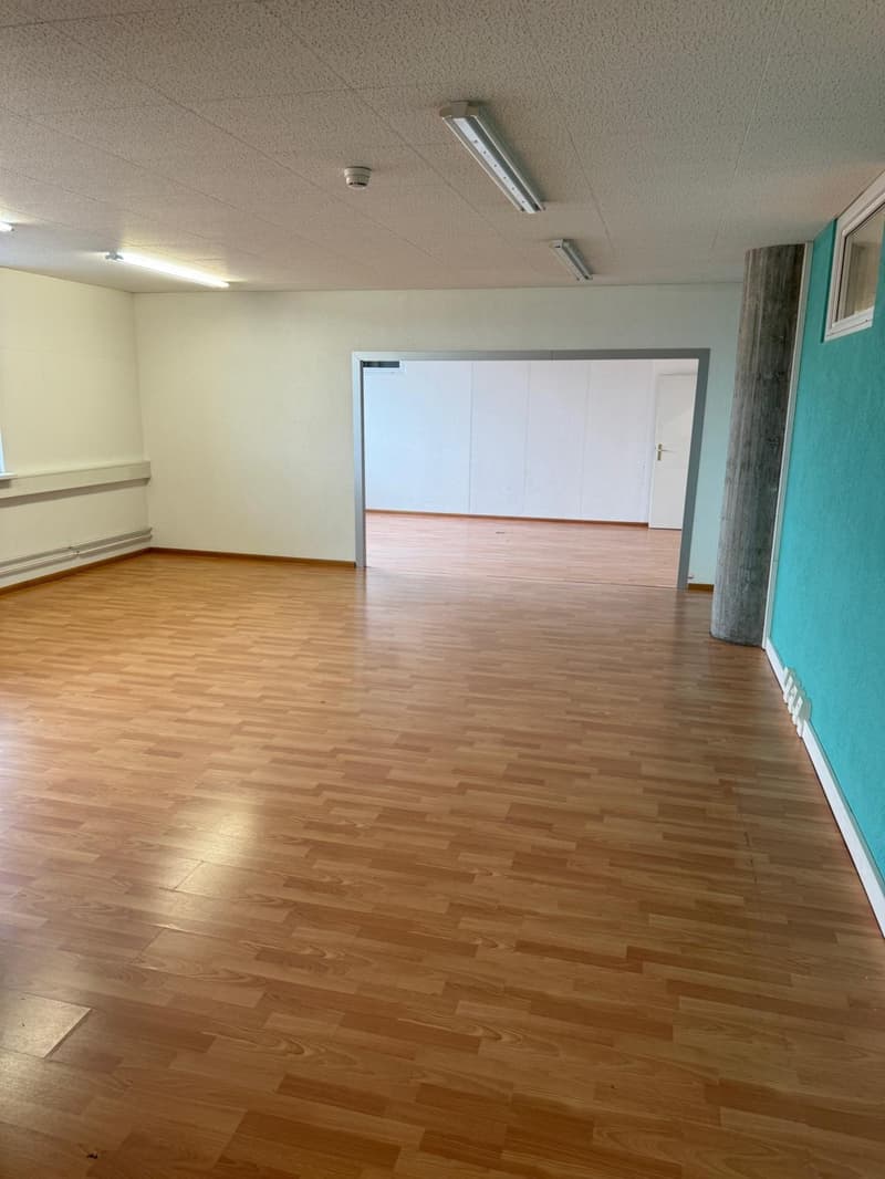 Spazio ufficio/commerciale moderno in affitto a Muttenz - 400m² (Farnsburgerstrasse 8) (6)