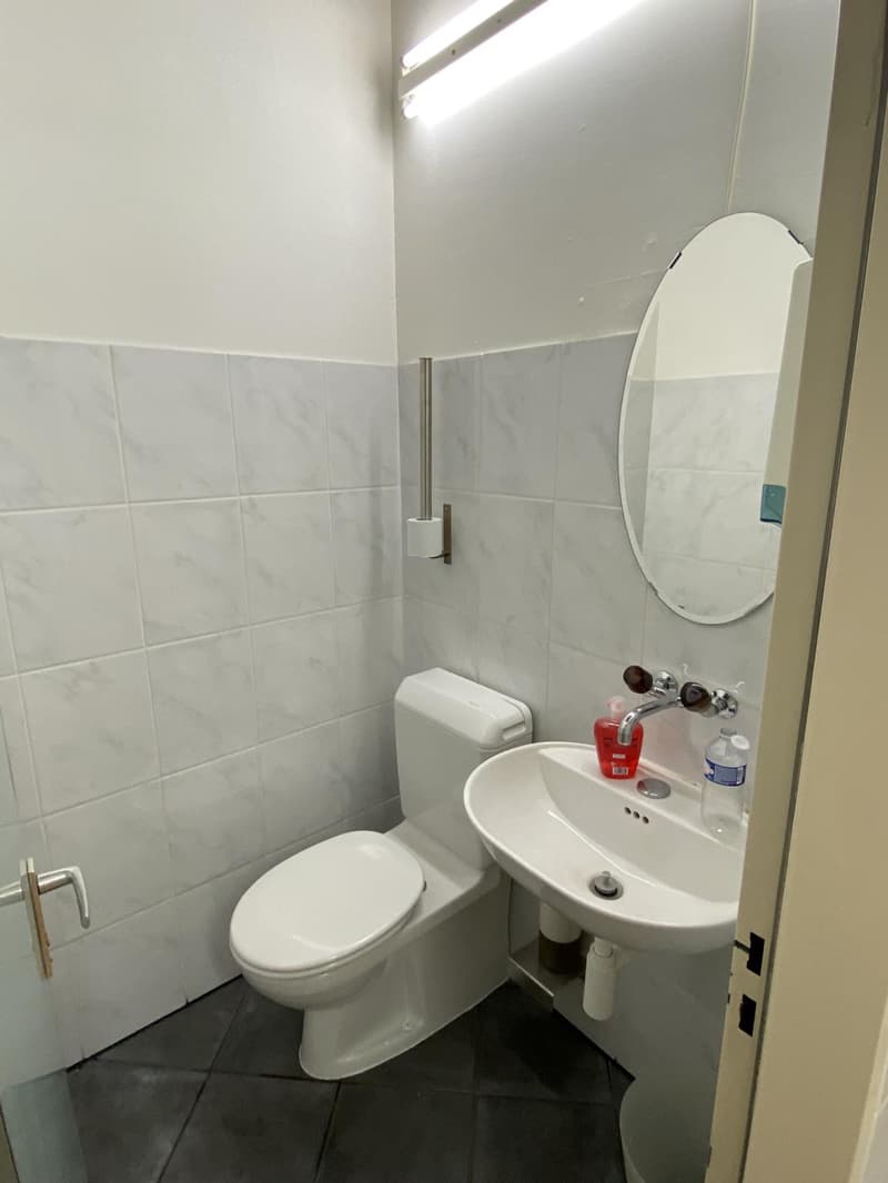 Moderne Büro-/Gewerbefläche in Muttenz zu vermieten - ca. 58 m² (Farnsburgerstrasse 8) (8)