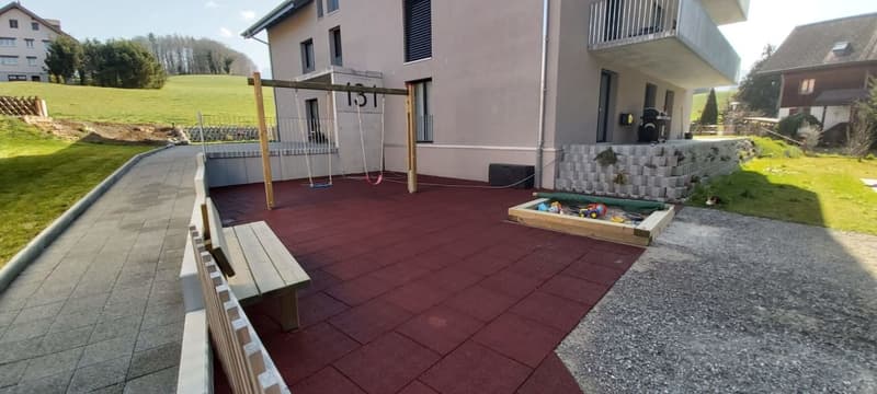 Appartement 2.5 pièces magnifique dans le verdure (2)