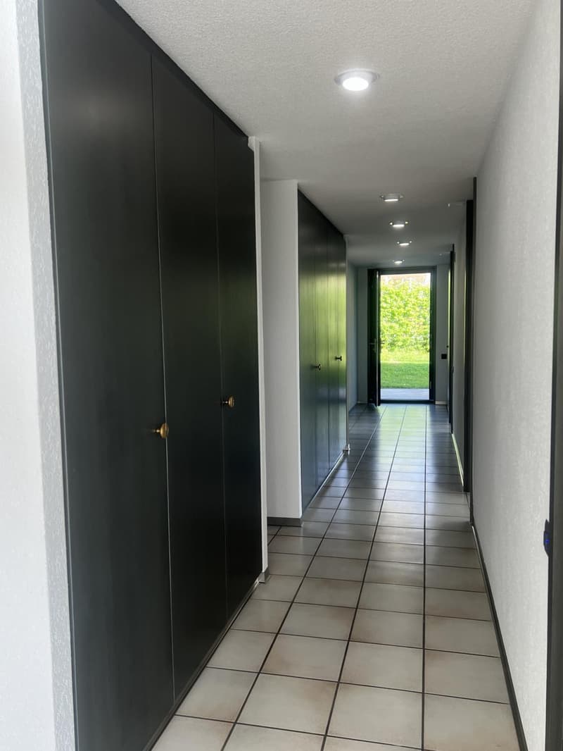 Bella villa con terrazza e giardino contemporaneo orientato a sud-ovest (9)