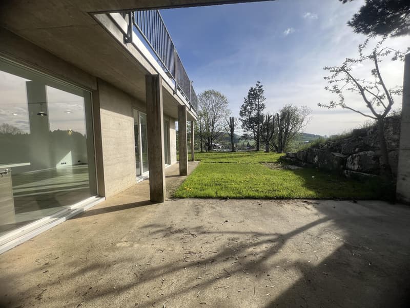 Bella villa con terrazza e giardino contemporaneo orientato a sud-ovest (4)