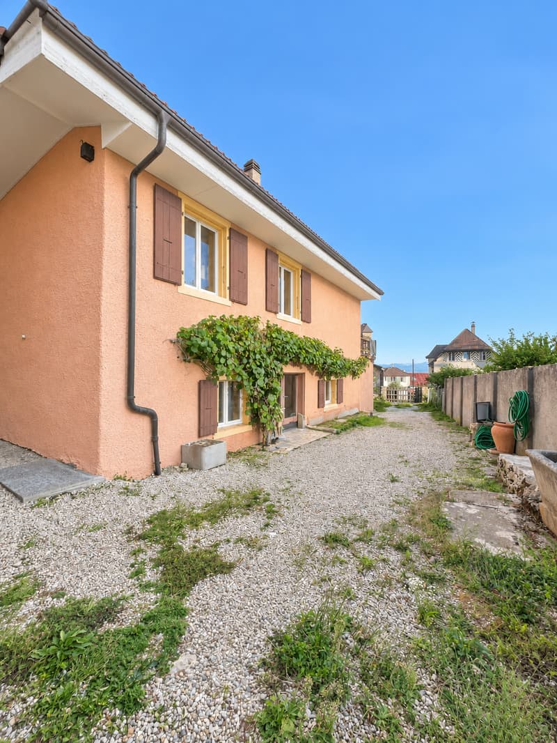 Maison villageoise avec vue: un beau potentiel à réléver (13)