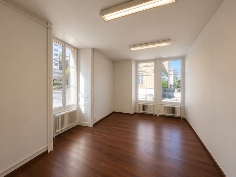 Bureaux de 240 m² en centre ville (1)