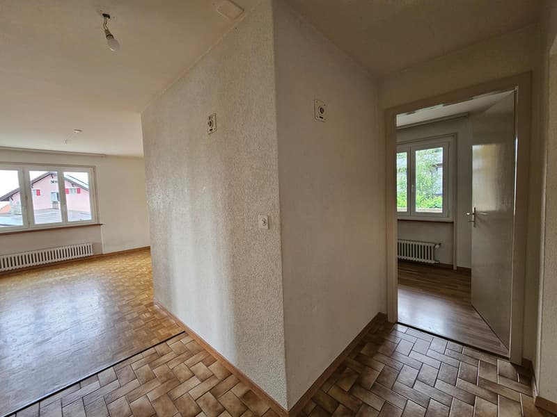 Appartamento di 4 locali con balconi e garage a Val-de-Ruz (11)