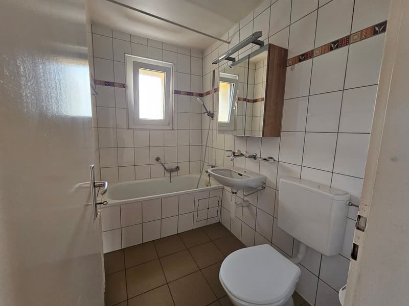 Appartamento di 4 locali con balconi e garage a Val-de-Ruz (10)