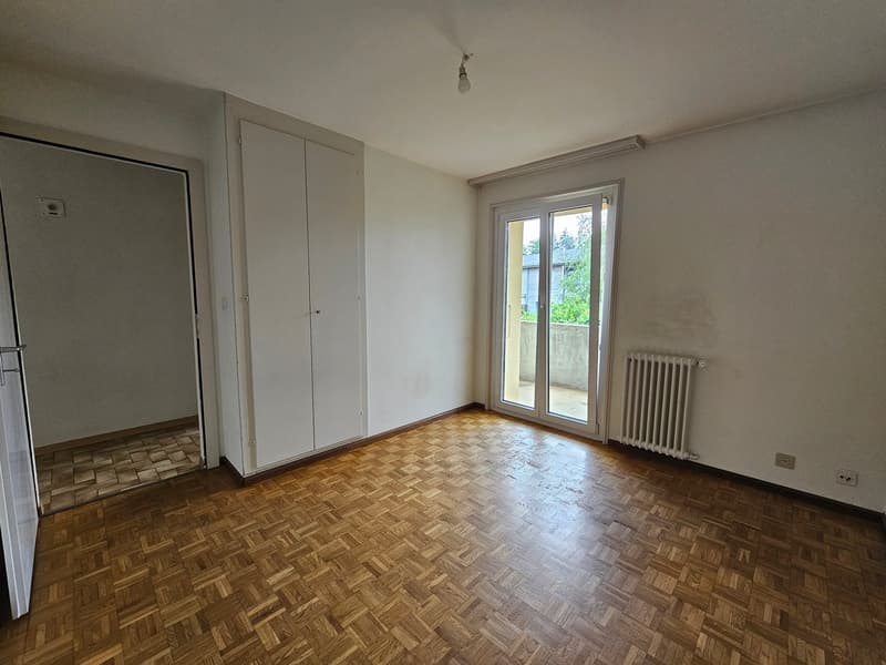 Appartamento di 4 locali con balconi e garage a Val-de-Ruz (7)