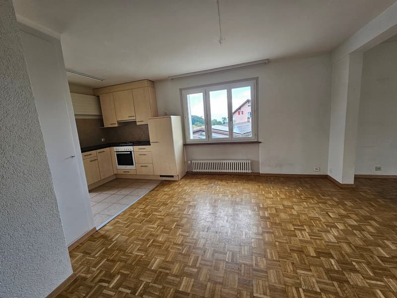 Appartamento di 4 locali con balconi e garage a Val-de-Ruz (1)