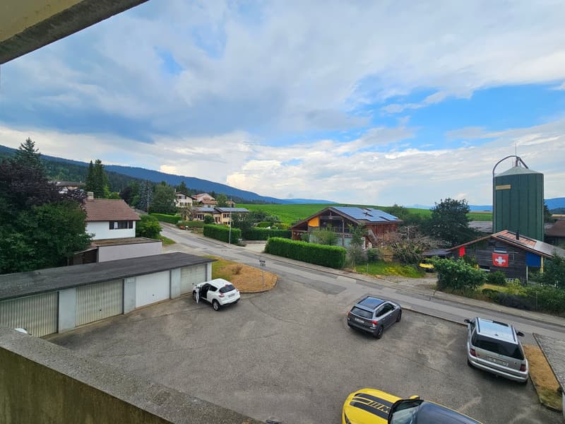 Appartamento di 4 locali con balconi e garage a Val-de-Ruz (14)